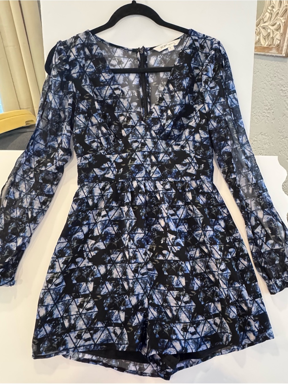 BCBGeneration Blue & Black Long-Sleeve V-Neck Romper Dress w shorts
